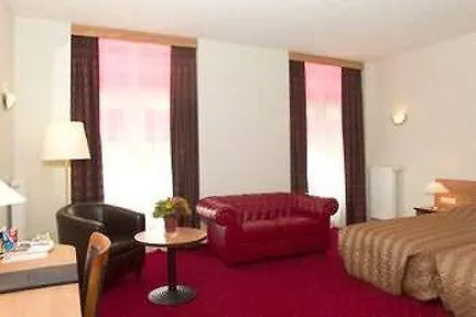***  Howard Johnson Plaza Hotel Vancouver Canada