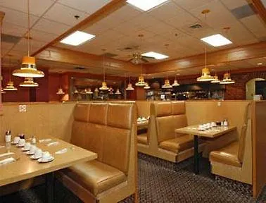 Howard Johnson Plaza Hotel Vancouver