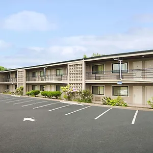 Travelodge By Wyndham Lions Gate Motel